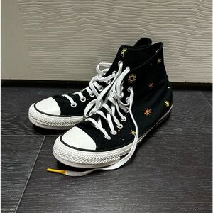 CONVERSE HIGH TOPS WITH STARS